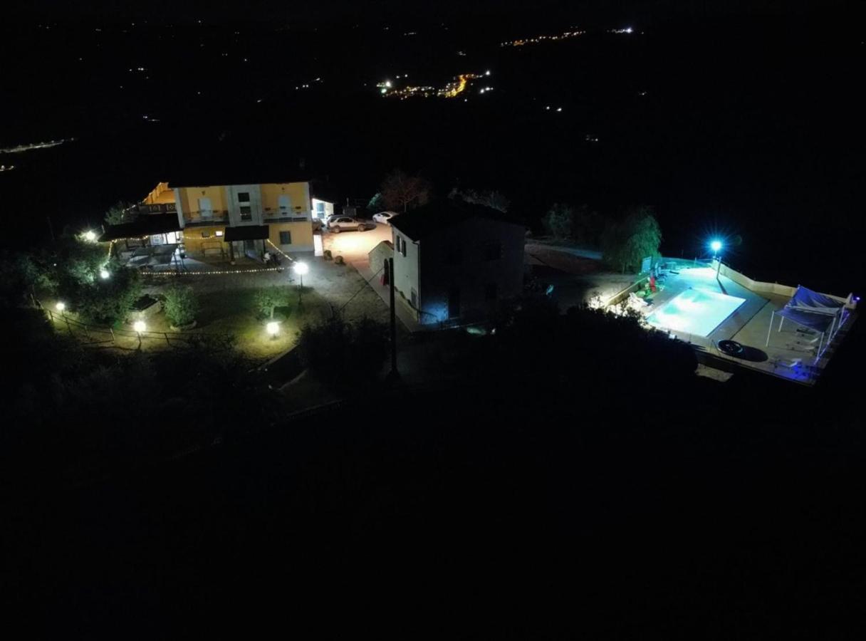Agriturismo La Terrazza Valfabbrica エクステリア 写真