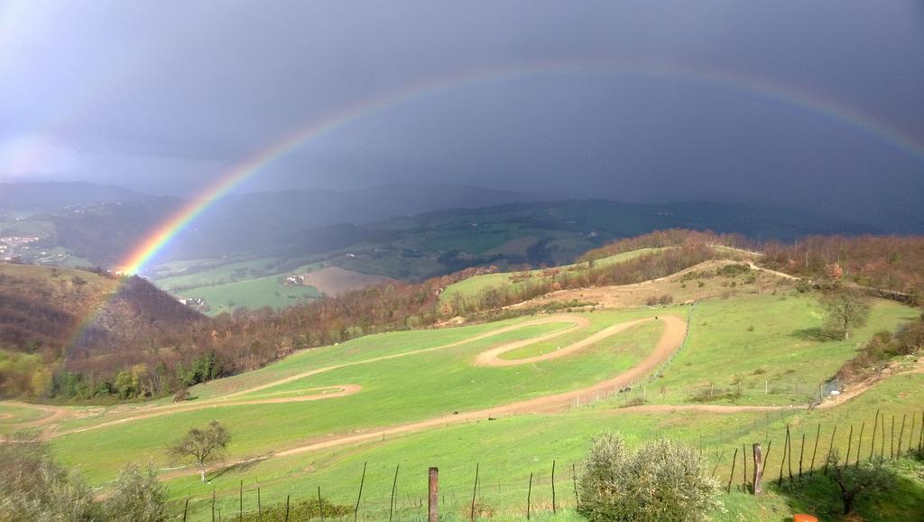 Agriturismo La Terrazza Valfabbrica エクステリア 写真