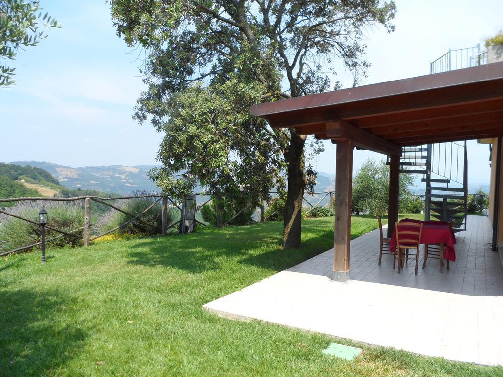 Agriturismo La Terrazza Valfabbrica エクステリア 写真