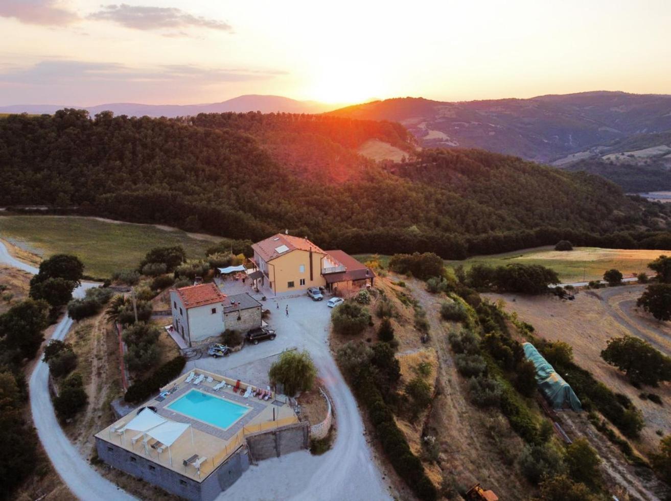 Agriturismo La Terrazza Valfabbrica エクステリア 写真