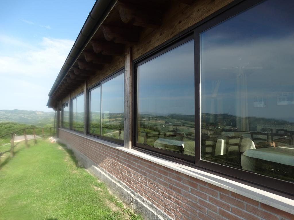 Agriturismo La Terrazza Valfabbrica エクステリア 写真